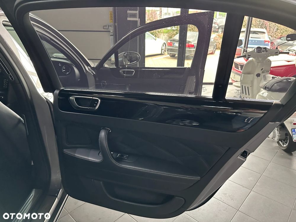 Bentley Flying Spur - 27