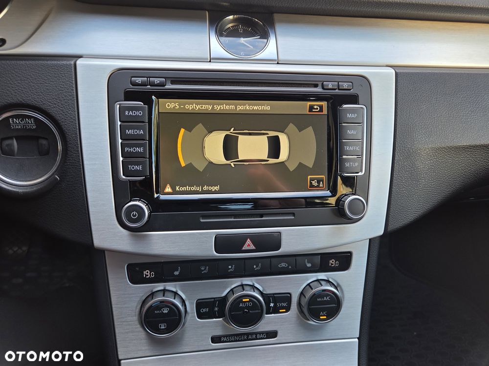 Volkswagen Passat - 20