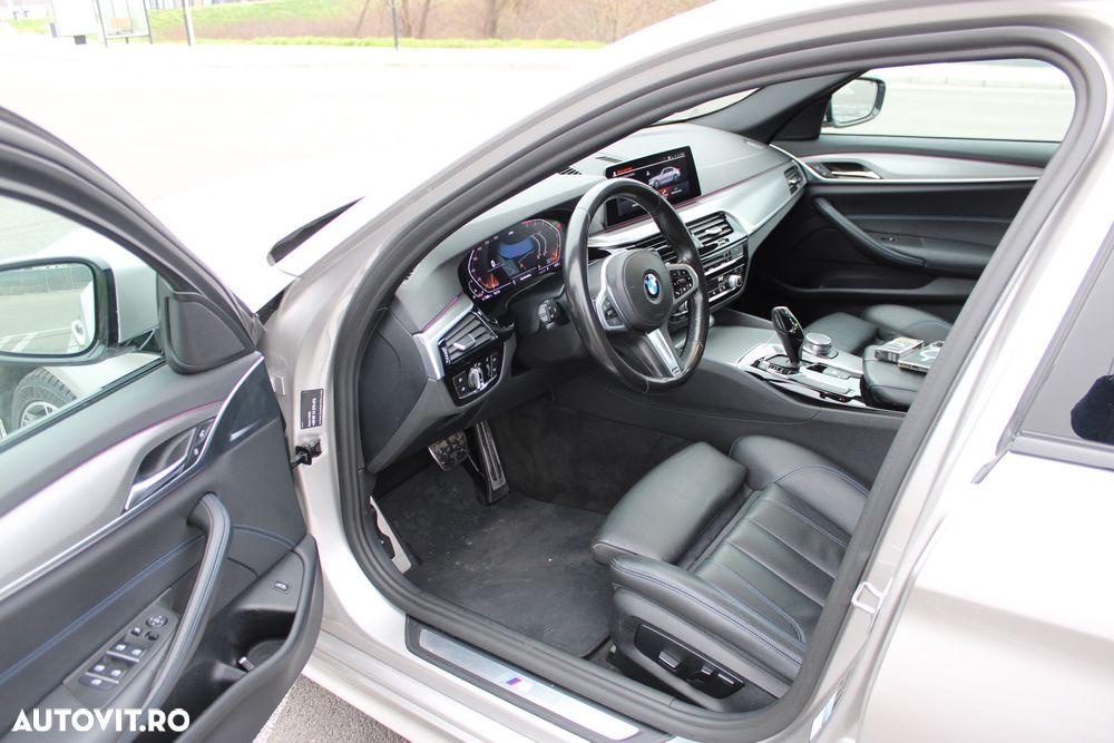 BMW Seria 5 540i AT - 12