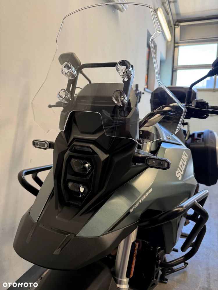 Suzuki V-STROM - 25