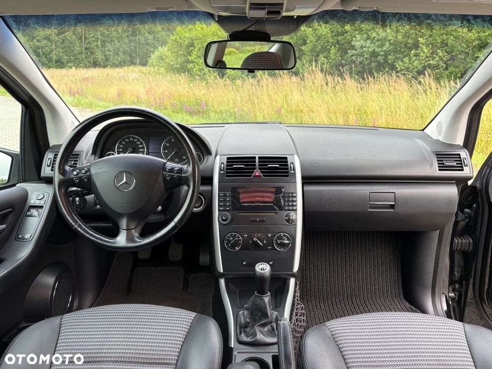 Mercedes-Benz Klasa A 170 Avantgarde - 32