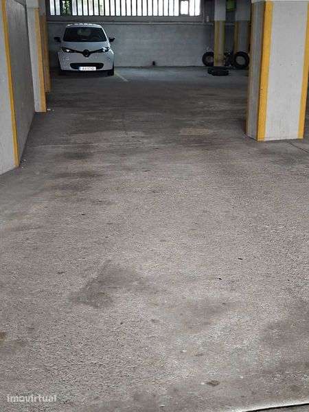 Lugar de garagem - Largo dos Aviadores / Gaia - Grande imagem: 4/8