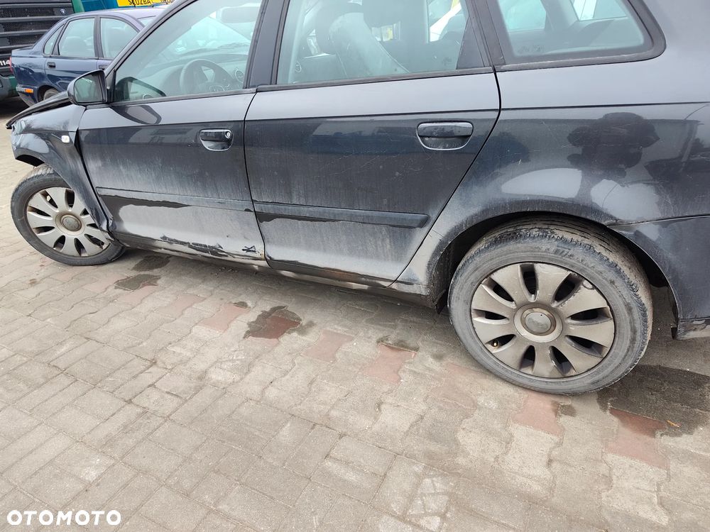AUDI A3 8P 2008 r. 1,9d na części drzwi szyby fotel zamek podsufitka lampa zderzak klapa itp - 18