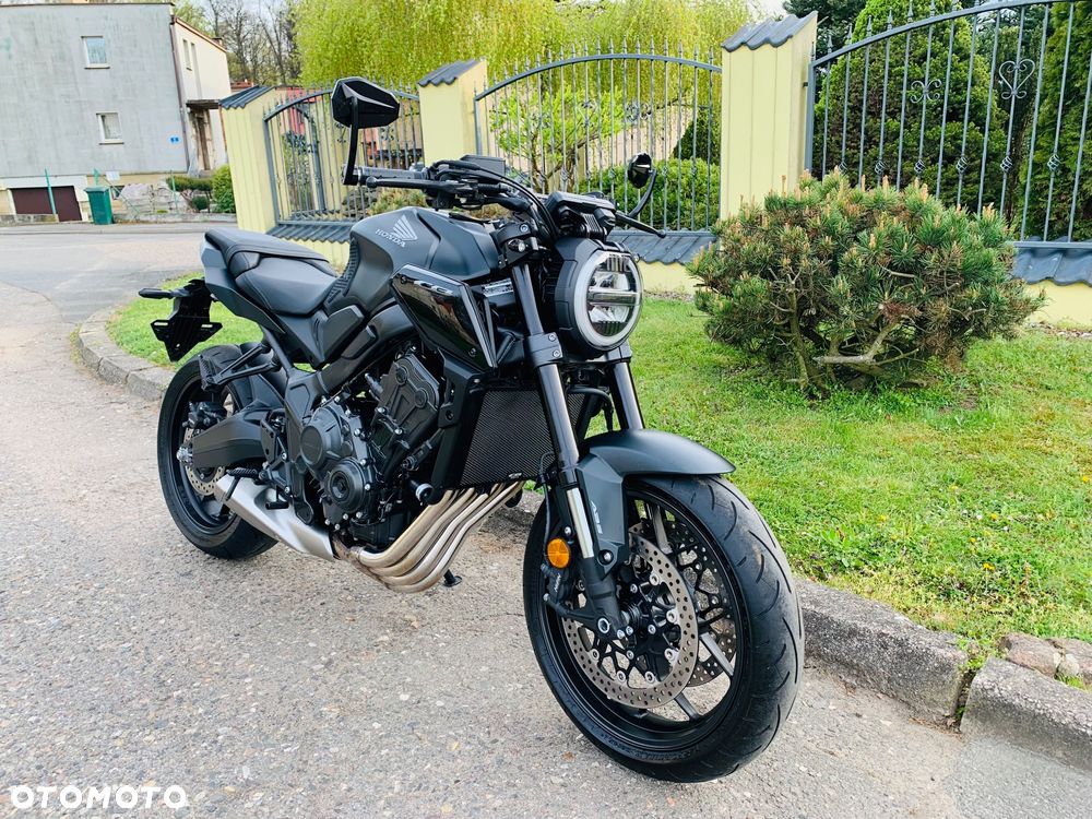 Honda CB - 1
