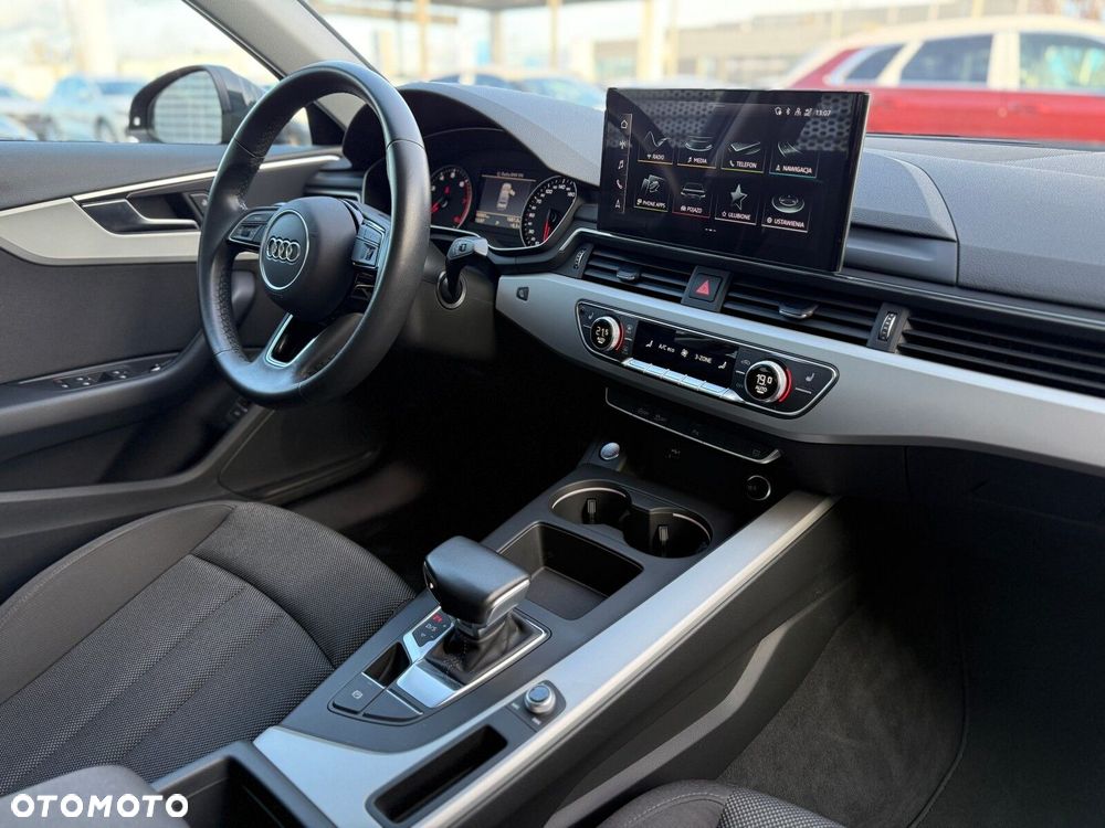 Audi A4 Limousine - 21