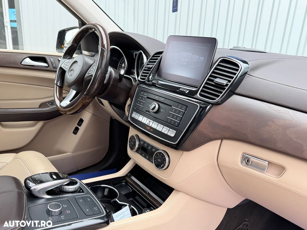 Mercedes-Benz GLS - 9