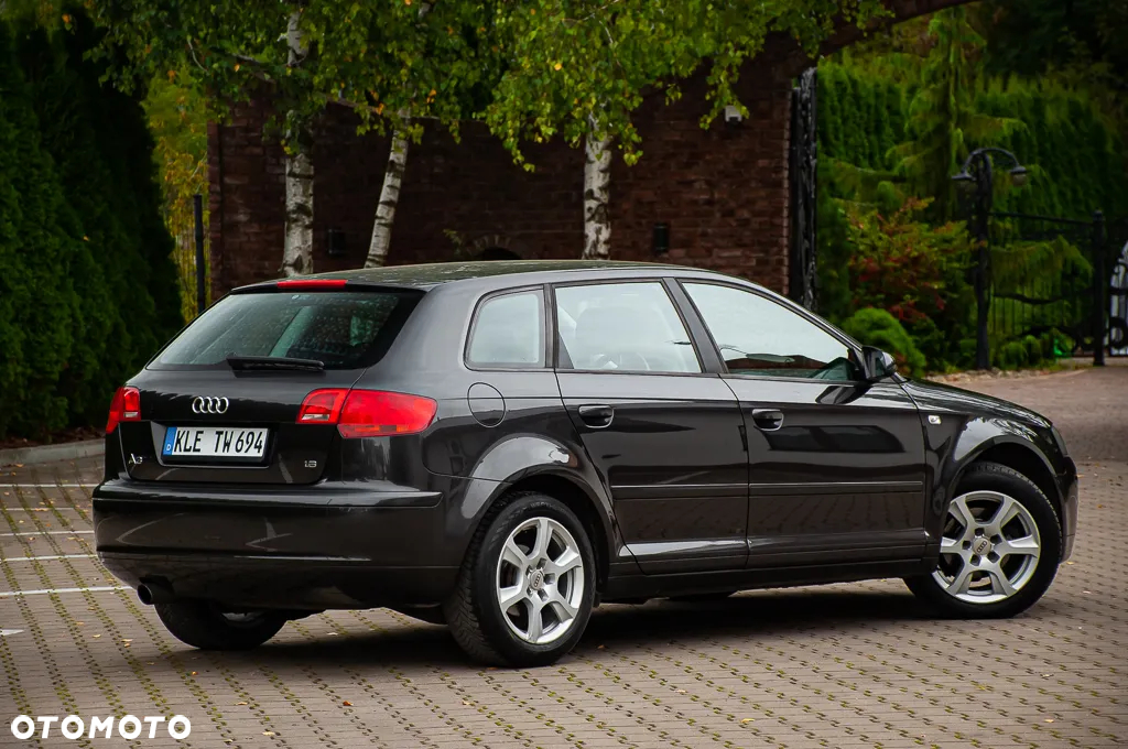 Audi A3 1.6 Ambiente - 18