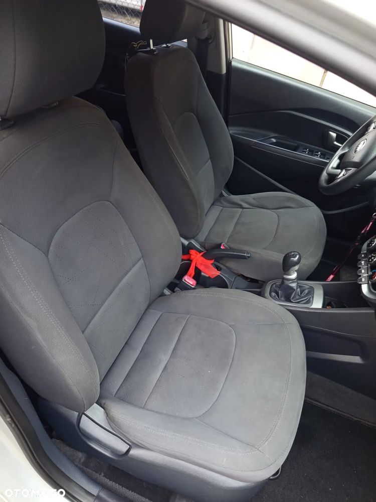 Kia Rio 1.1 CRDI Business Line - 17