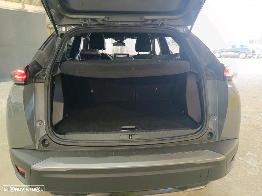 Peugeot 2008 1.2 PureTech Allure EAT8 - 11