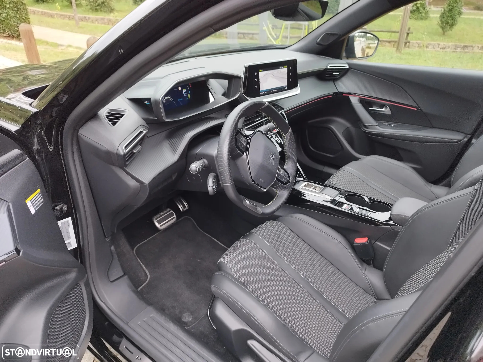 Peugeot e-2008 50 kWh GT Pack - 10