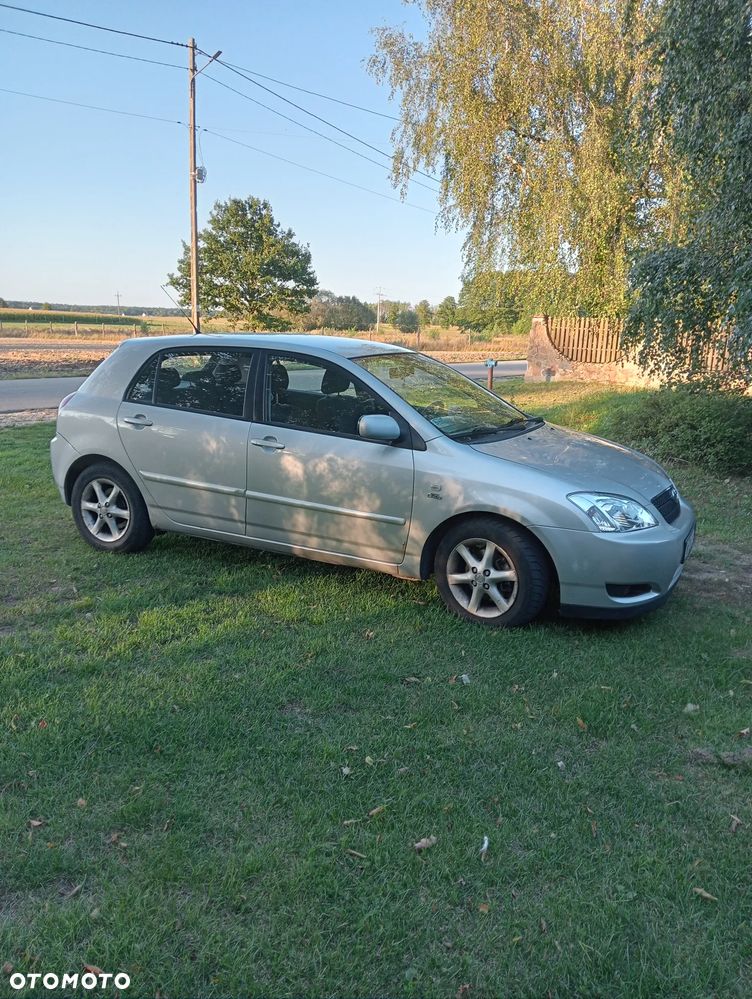 Toyota Corolla 2.0 D-4D Base - 9
