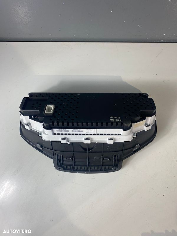 Ceasuri de bord P3 VOLVO XC60 S60 V60CC V60 31687361 36012798 - 2