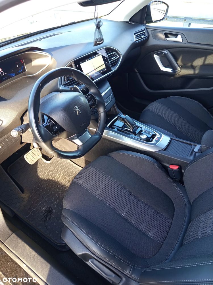 Peugeot 308 1.5 BlueHDi Allure S&S EAT8 - 10