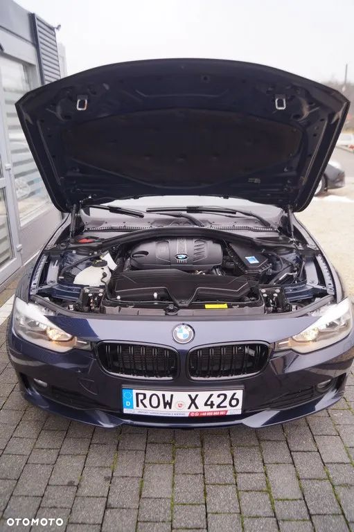 BMW Seria 3 318d DPF Edition Exclusive - 36