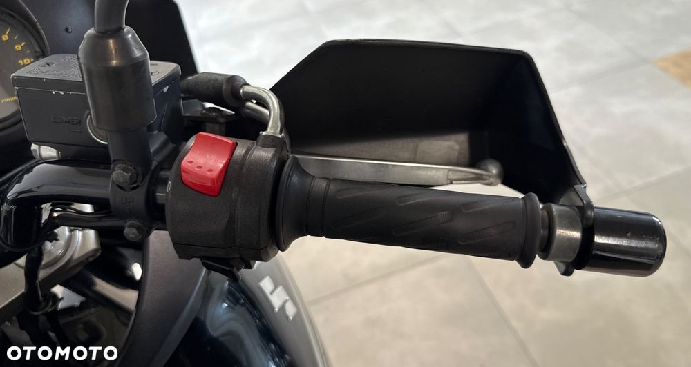 Suzuki V-STROM - 10