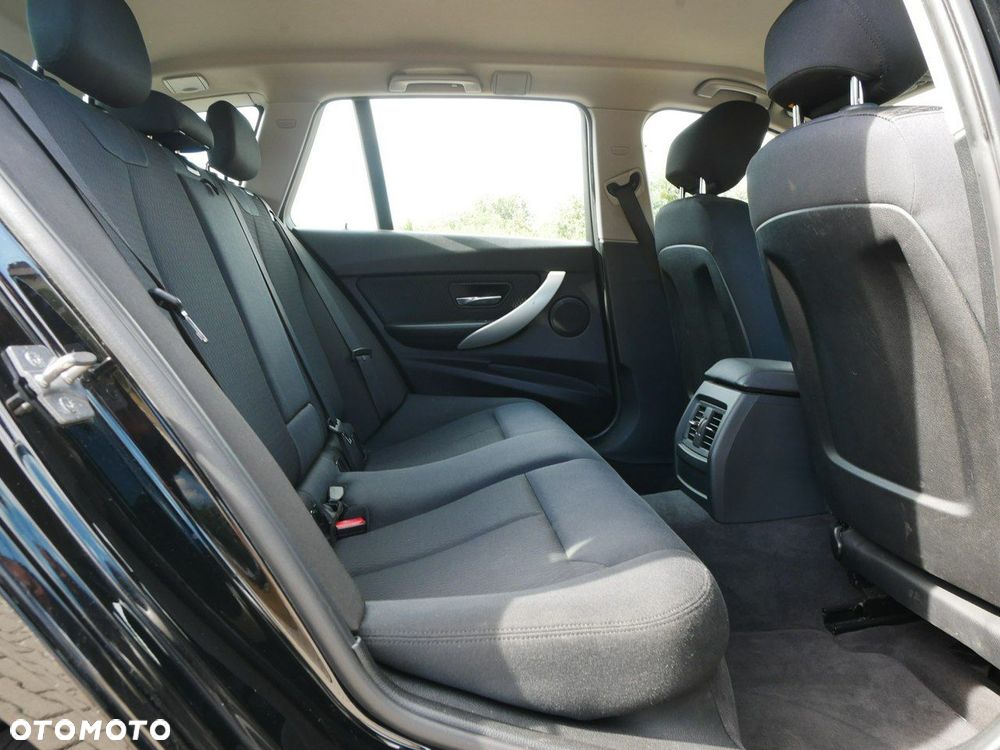 BMW Seria 3 316d - 24