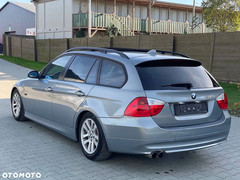 BMW Seria 3 ver-320i-touring - 15