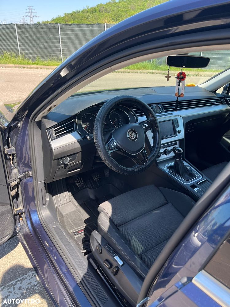 Volkswagen Passat 2.0 TDI Comfortline - 19