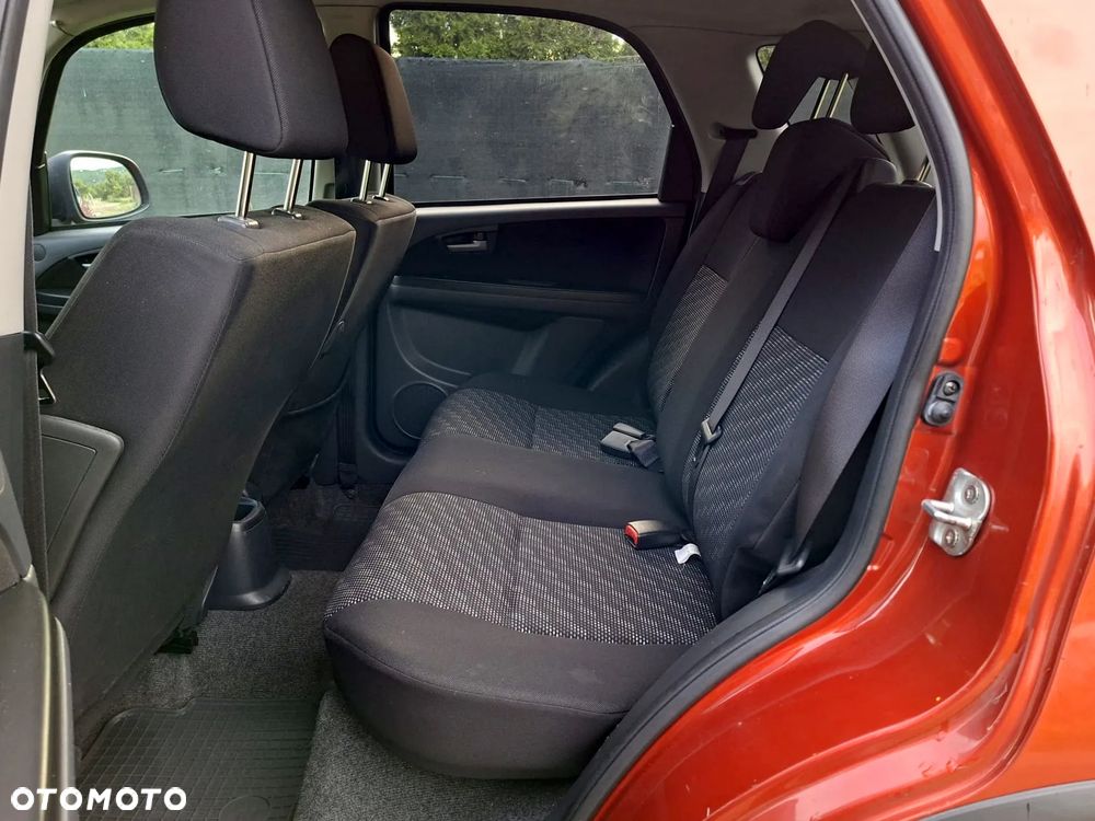 Suzuki SX4 1.6 GS / Premium - 12