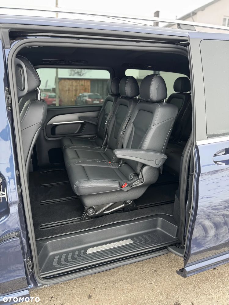 Mercedes-Benz Klasa V 300 d extralang 4Matic 9G-TRONIC Avantgarde Edition Edition 2023 - 29