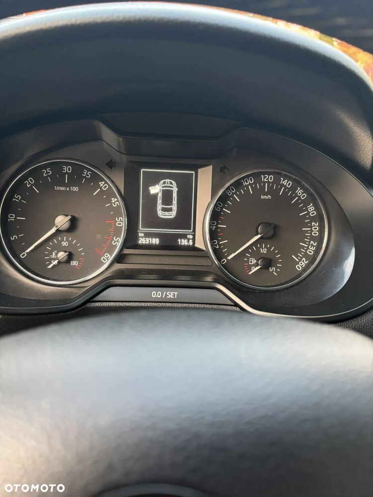 Skoda Octavia 1.6 TDI Ambition DSG - 14