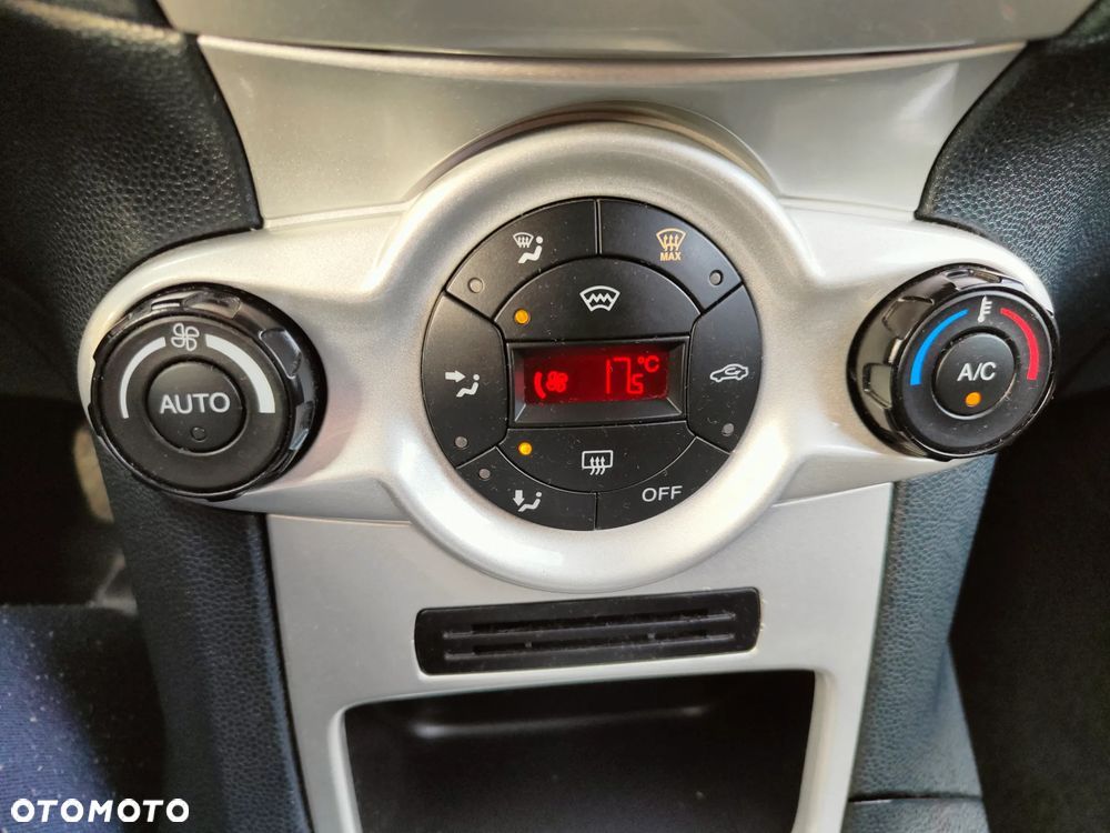 Ford Fiesta 1.6 Titanium - 10