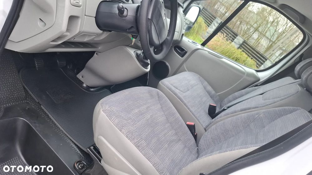 Renault Trafic - 10