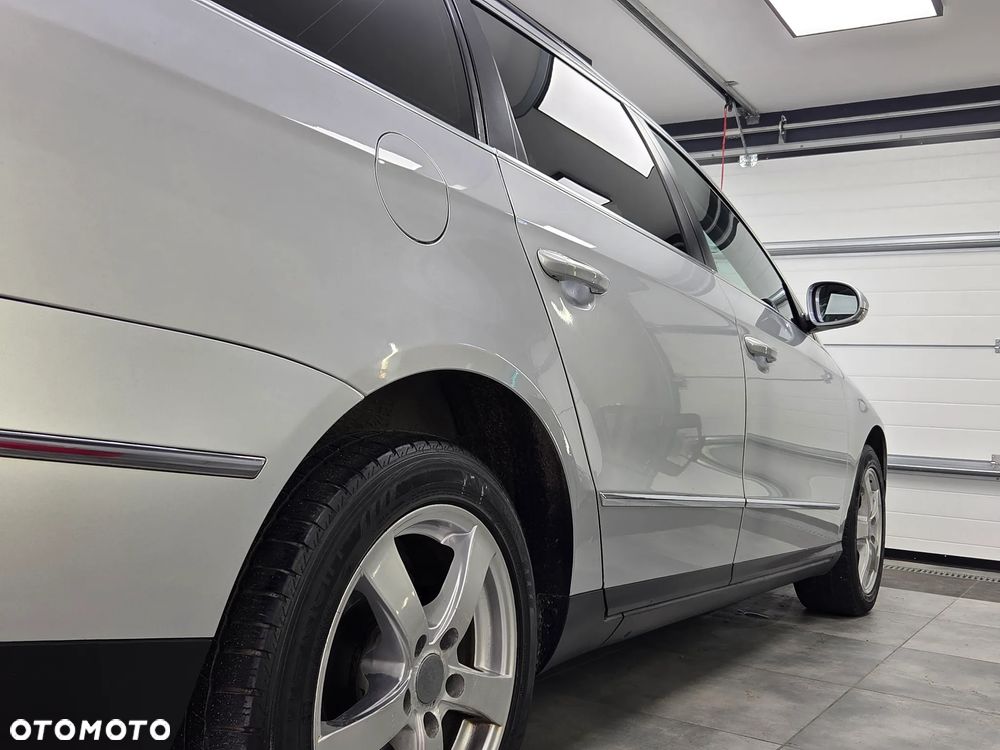 Volkswagen Passat Variant 2.0 TDI BlueMotion Technology DPF Comfortline - 29