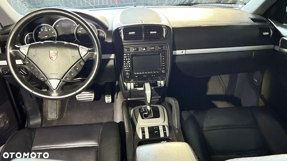 Porsche Cayenne - 8