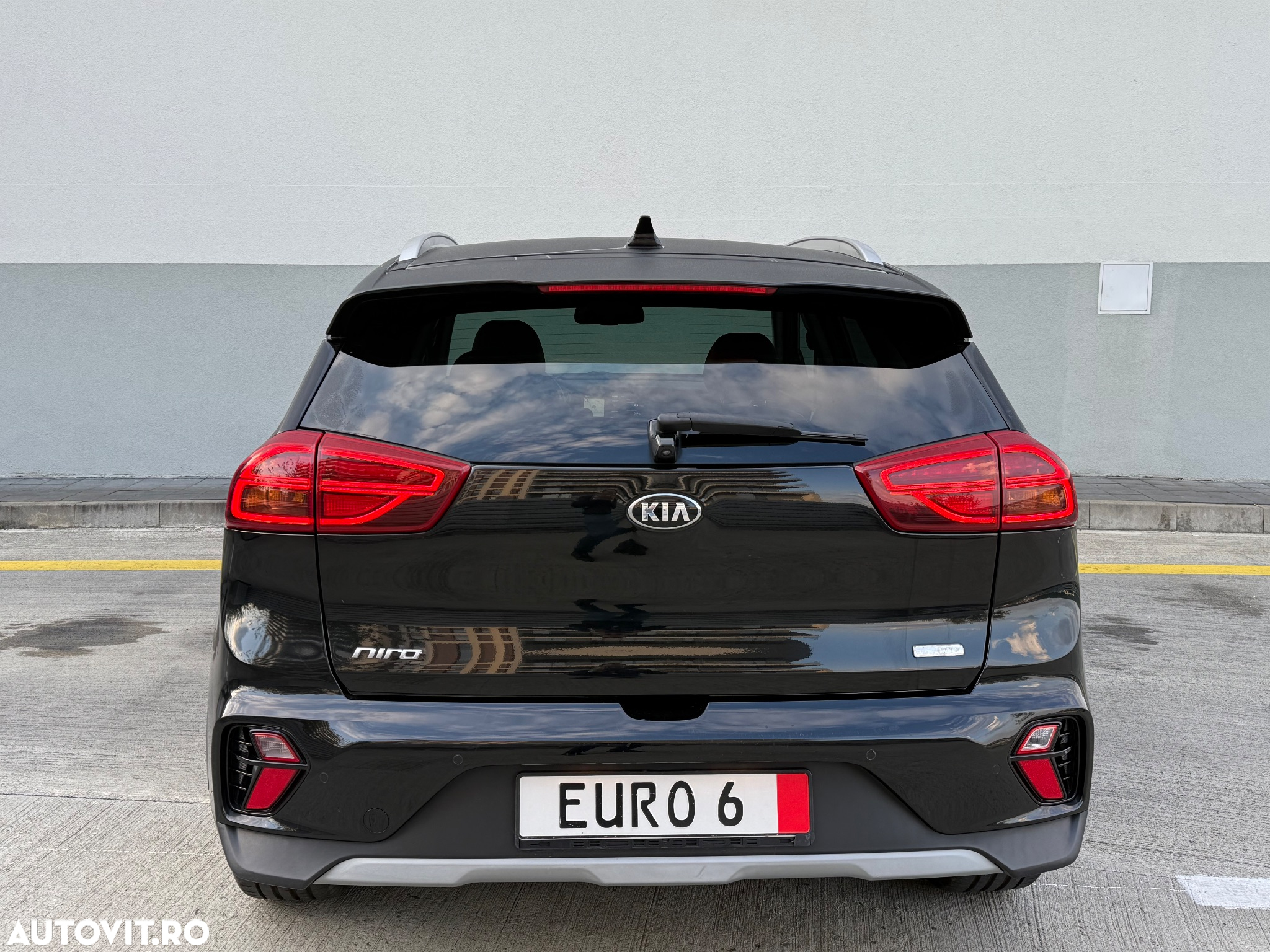 Kia Niro 1.6 GDI 2WD Aut. Spirit - 4