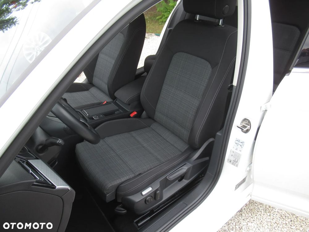 Volkswagen Passat 1.5 TSI EVO Business - 6