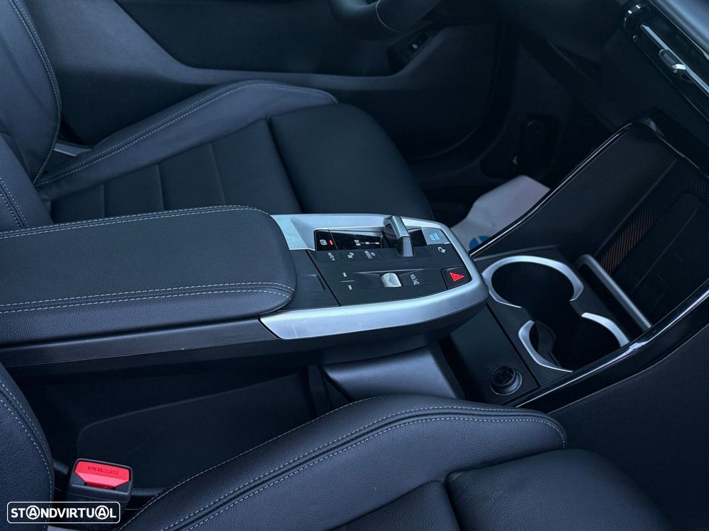 BMW iX1 xDrive30 Pack Desportivo M - 12