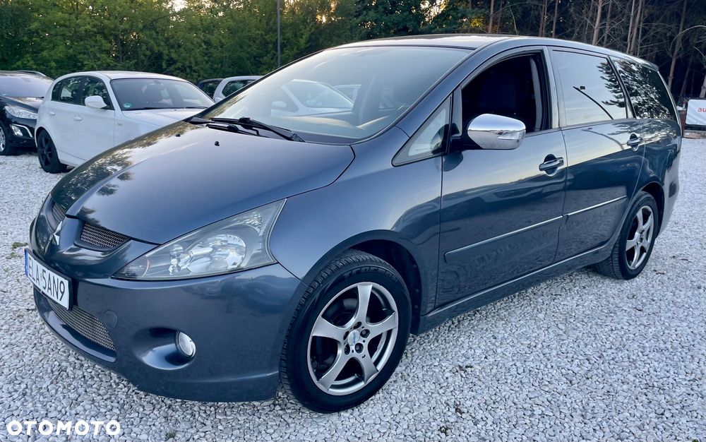 Mitsubishi Grandis 2.4 Inform - 12