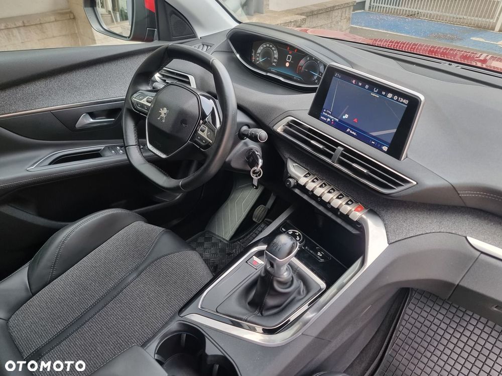 Peugeot 3008 1.2 PureTech Allure S&S - 19