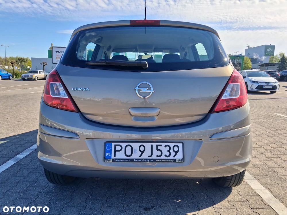 Opel Corsa 1.2 16V Edition / Active - 9