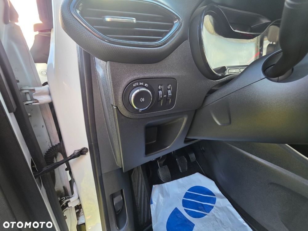 Opel Crossland X - 12