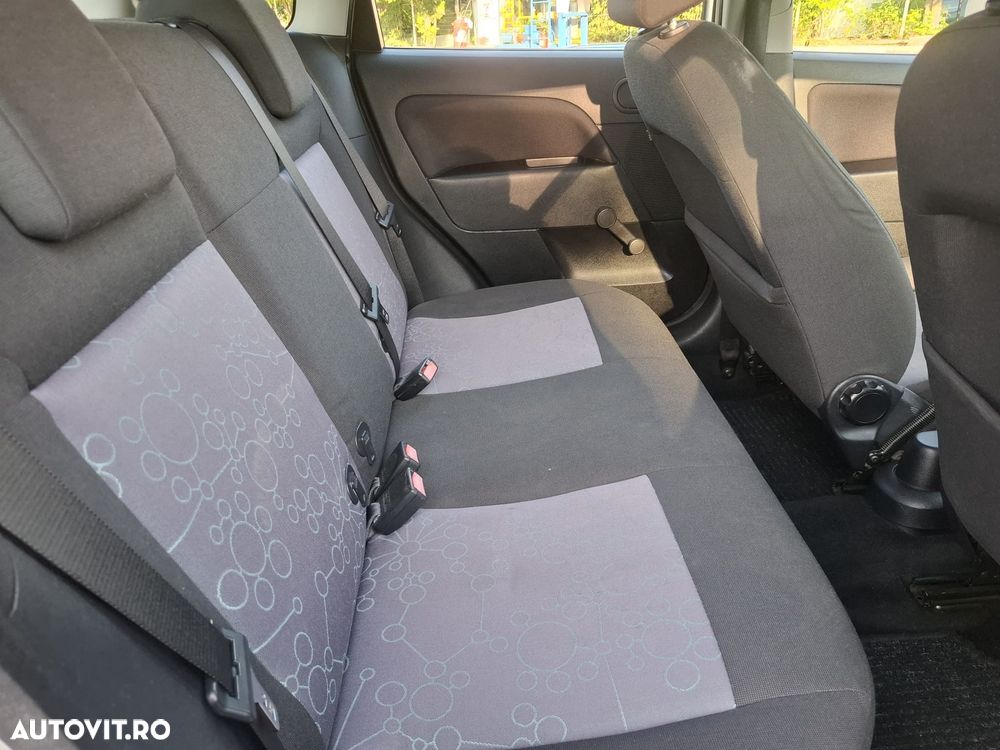 Ford Fiesta 1.4 - 8