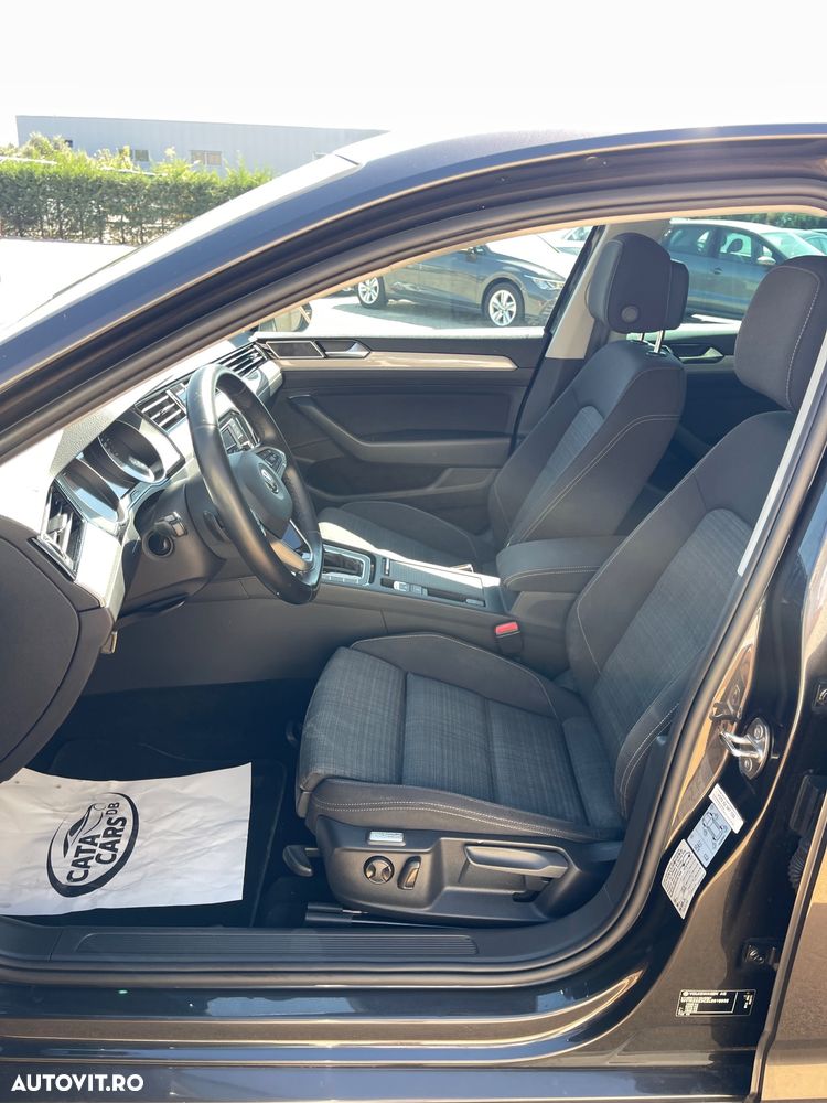 Volkswagen Passat - 30
