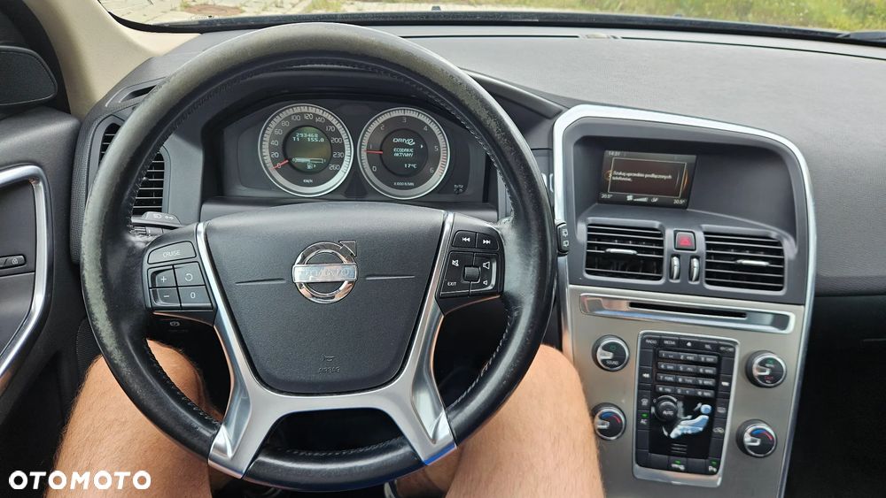 Volvo XC 60 DRIVe Momentum - 11