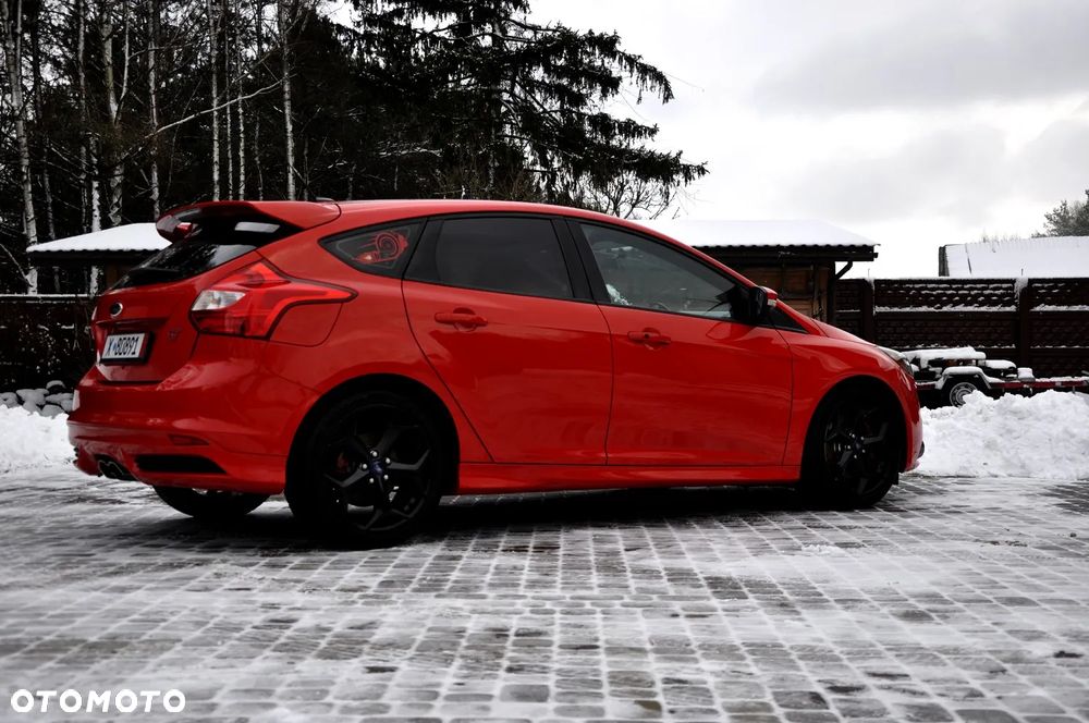 Ford Focus 2.0 EcoBoost ST mit Leder-Sport-Paket - 18