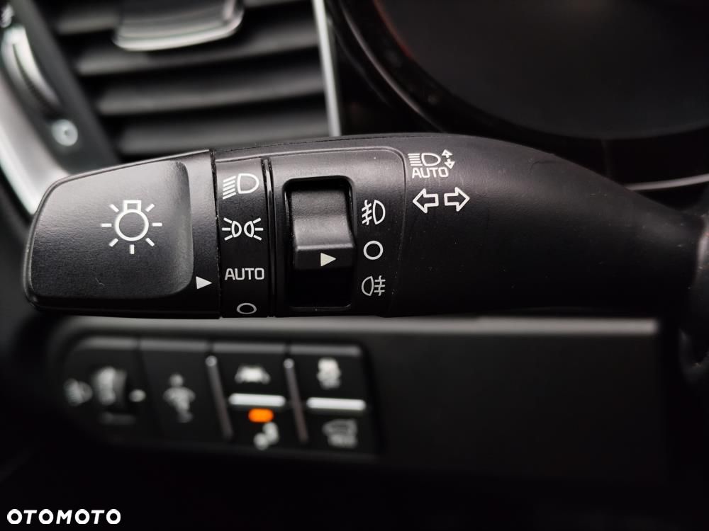 Kia XCeed - 24