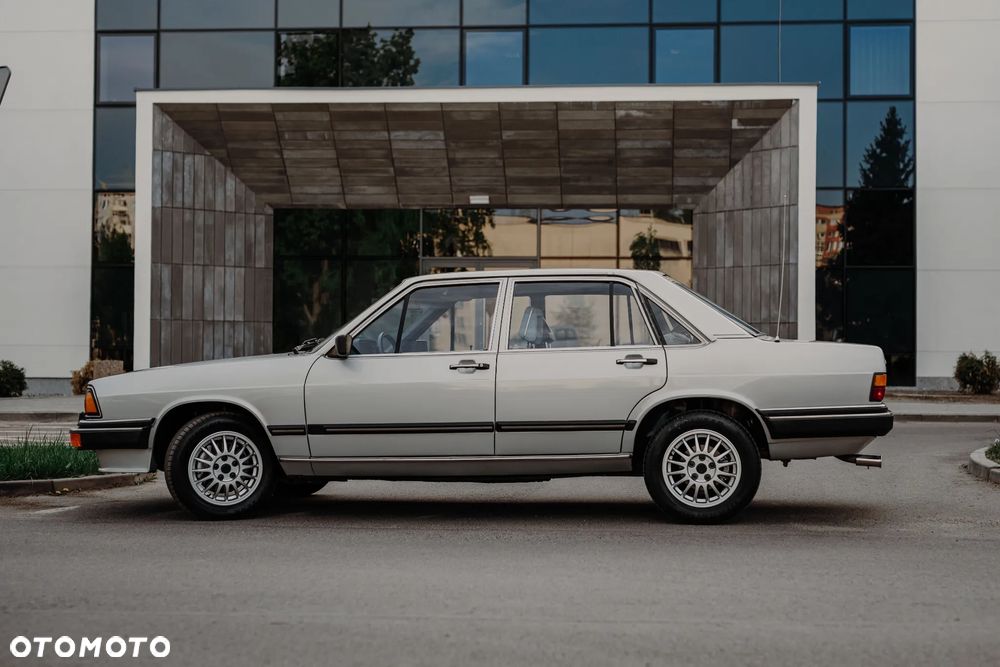 Audi 200 - 4