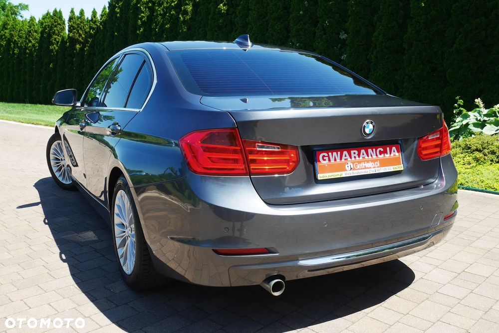 BMW Seria 3 318d Luxury Line - 11