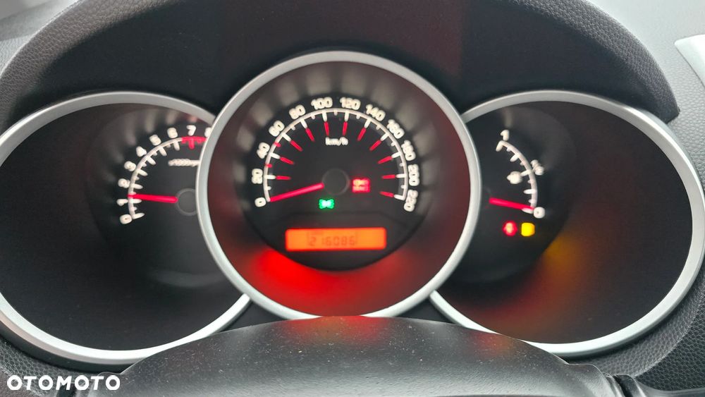 Kia Venga 1.4 CVVT Attract - 9