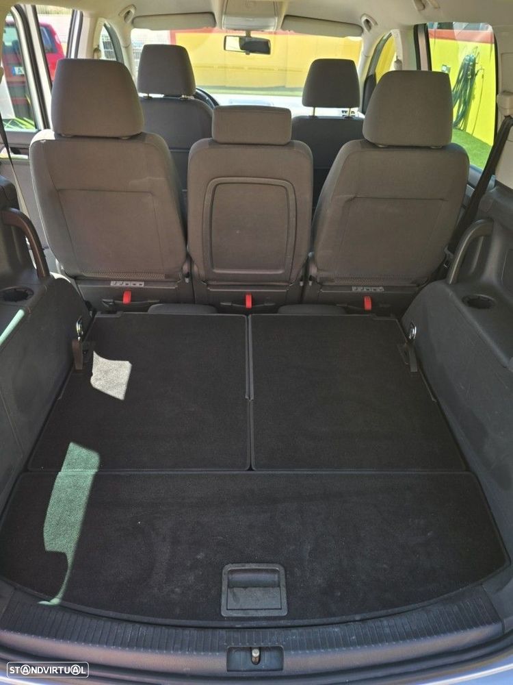 VW Touran 2.0 TDI Blue.Highline 7L - 8