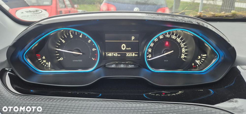 Peugeot 2008 1.2 Pure Tech Allure S&S EAT6 - 14