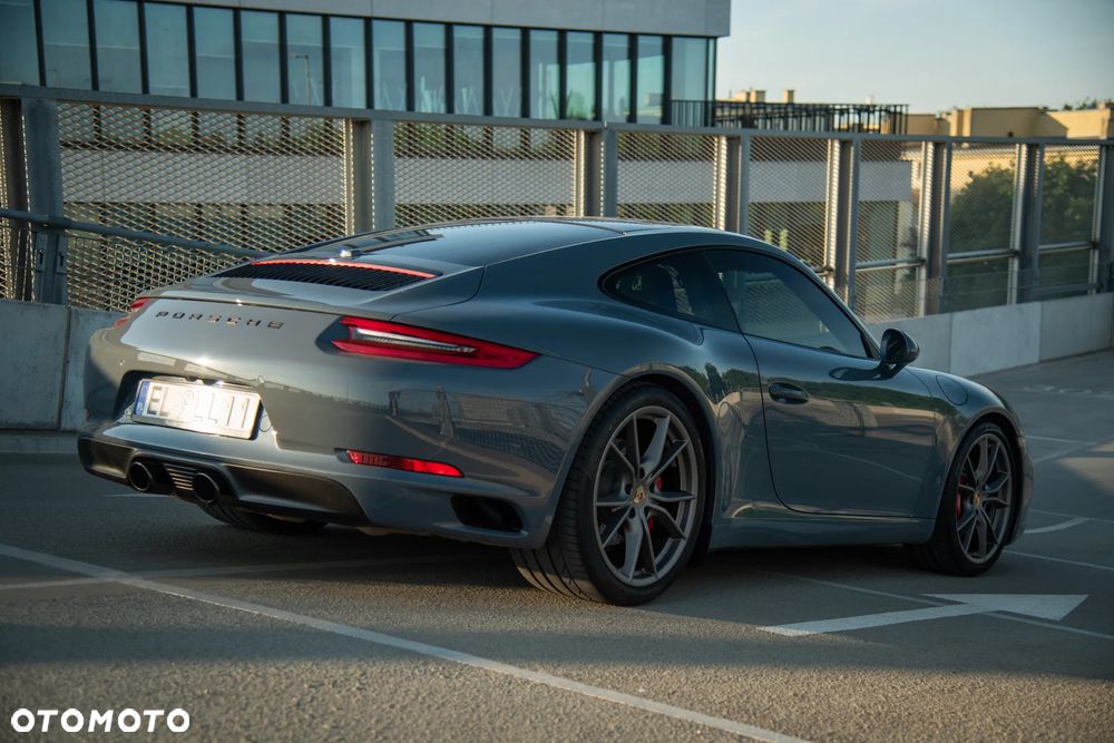 Porsche 911 Carrera S PDK - 23