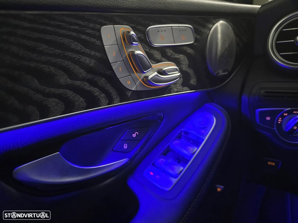 Mercedes-Benz GLC 300 d 4Matic 9G-TRONIC AMG Line - 29