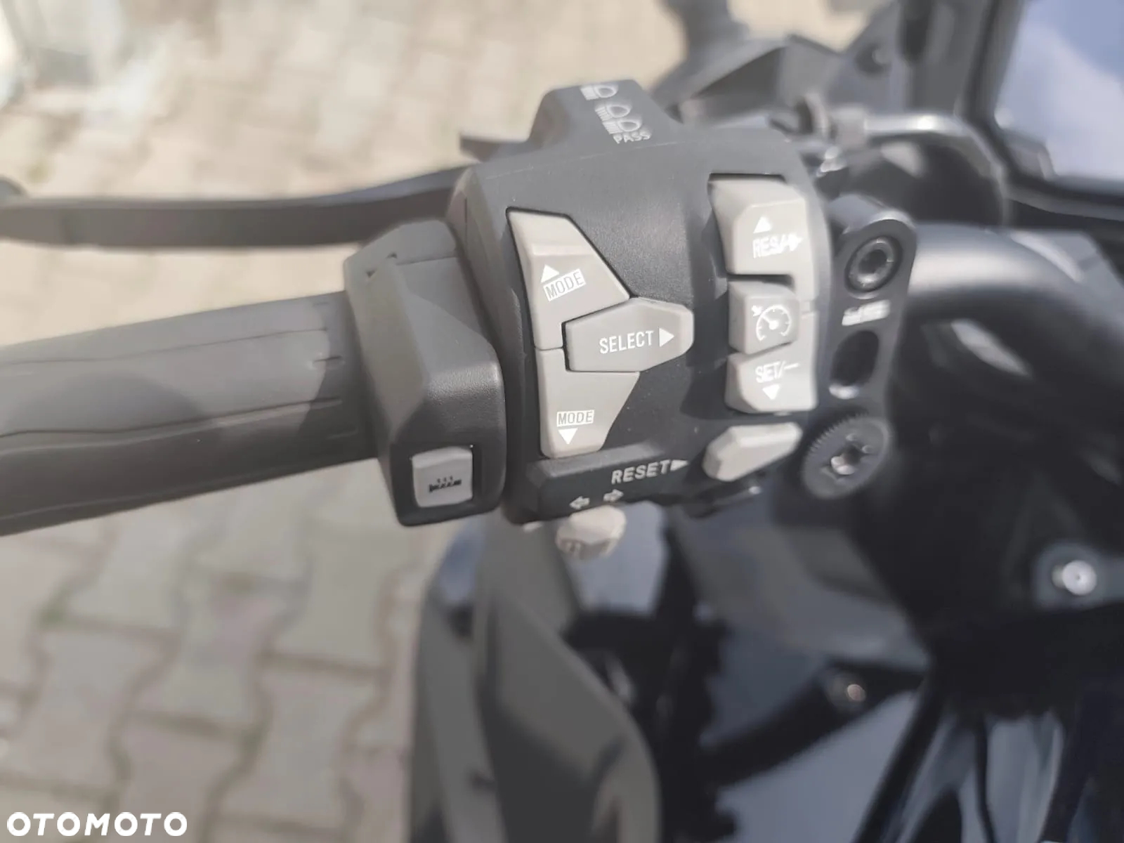 Kawasaki Ninja 1000 SX - 21