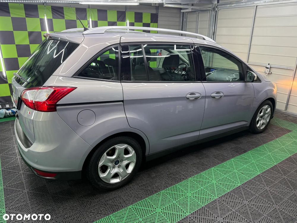Ford Grand C-MAX - 29